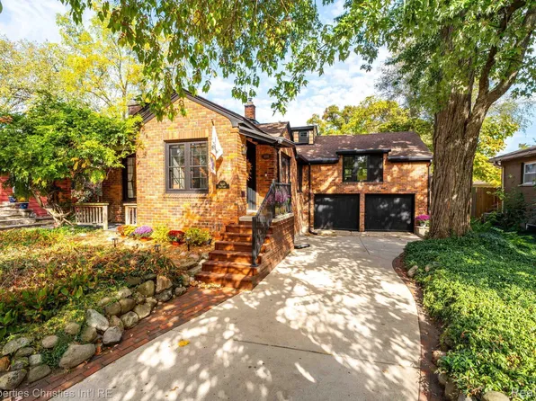 8448 Yale St, Oak Park, MI 48237