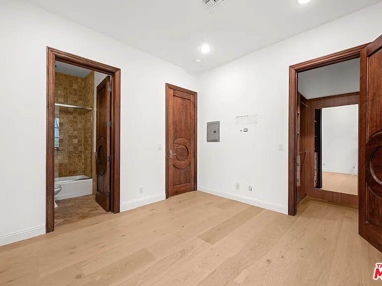 119 N Maple Dr — Photo 30