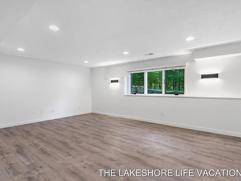 3892 Lakeridge Dr — Photo 7