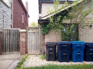 116 Regina Ave #0, Toronto, ON M6A1R7