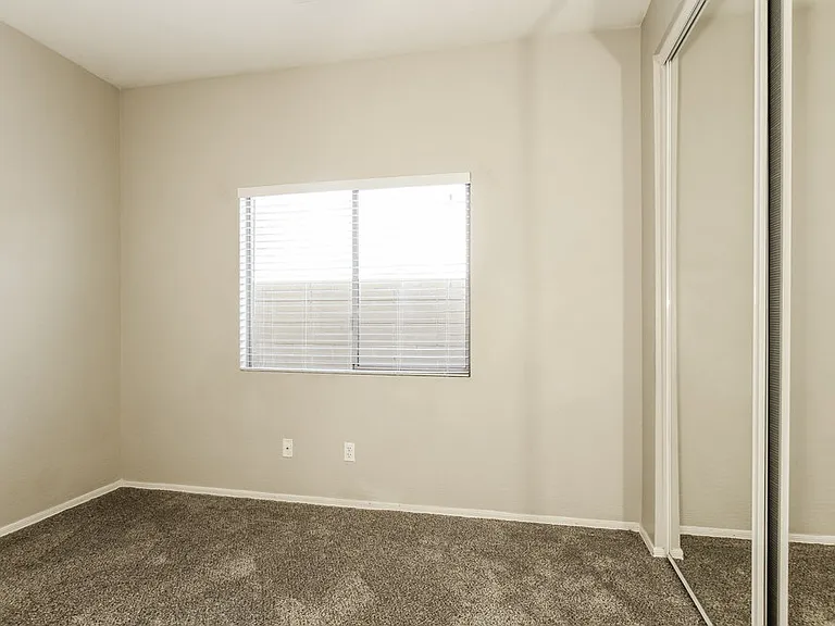 5438 W Pollack St — Photo 11