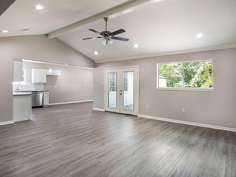 1702 Athens Dr — Photo 10