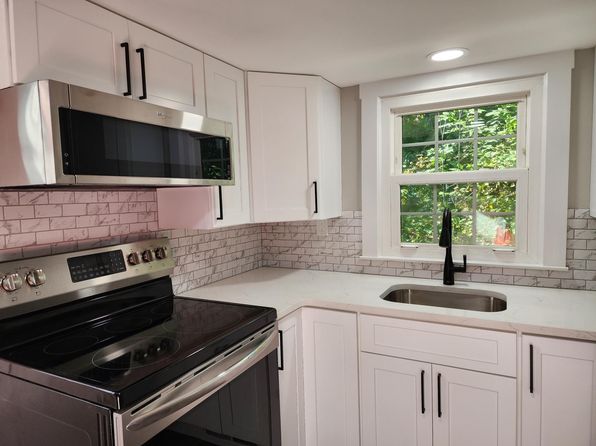 12 Main St APT D