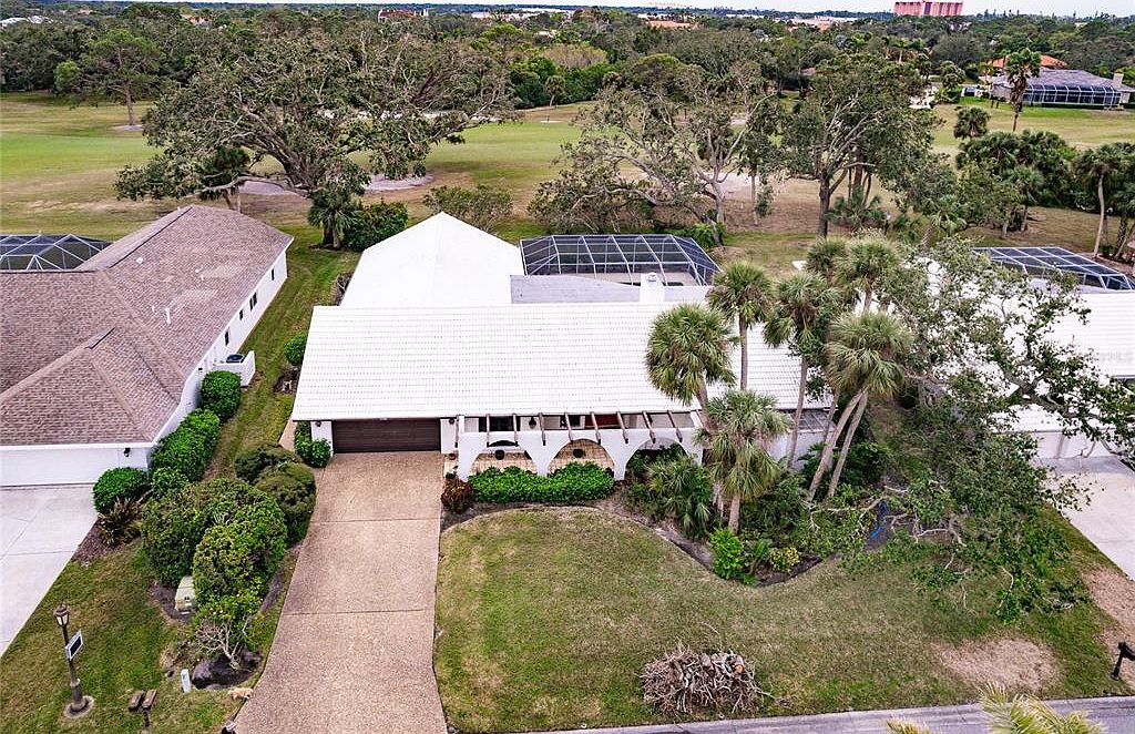 3746 Torrey Pines Blvd, Sarasota, FL 34238 | MLS #A4637490