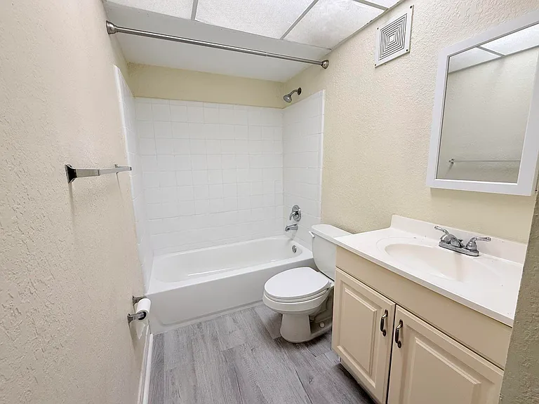 760 SE 2nd Ave #D112 — Photo 6