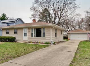 322 Poplar St, Crystal Lake, IL 60014