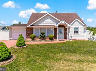 99 Harmony Rd, Levittown, PA 19056