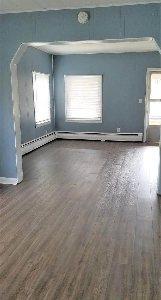 3 bed, 1.0 bath, 1364 sqft, $1,595 — Photo 2