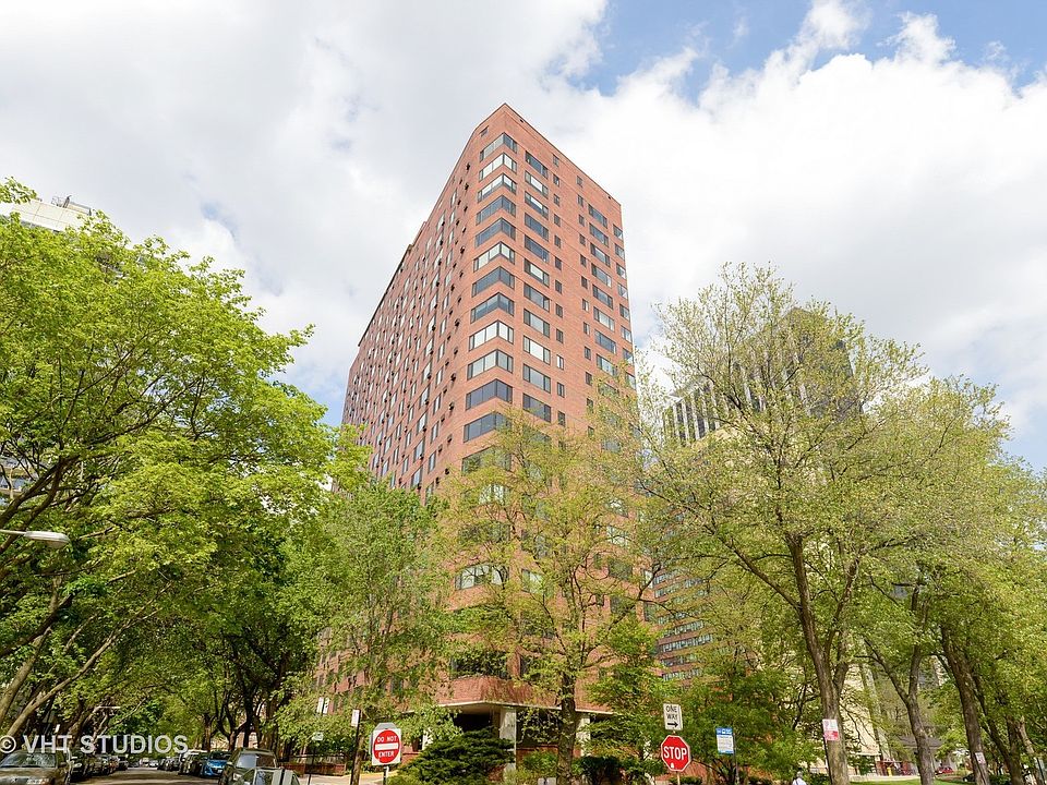 1st image of 3100 N Lake Shore Dr APT 303