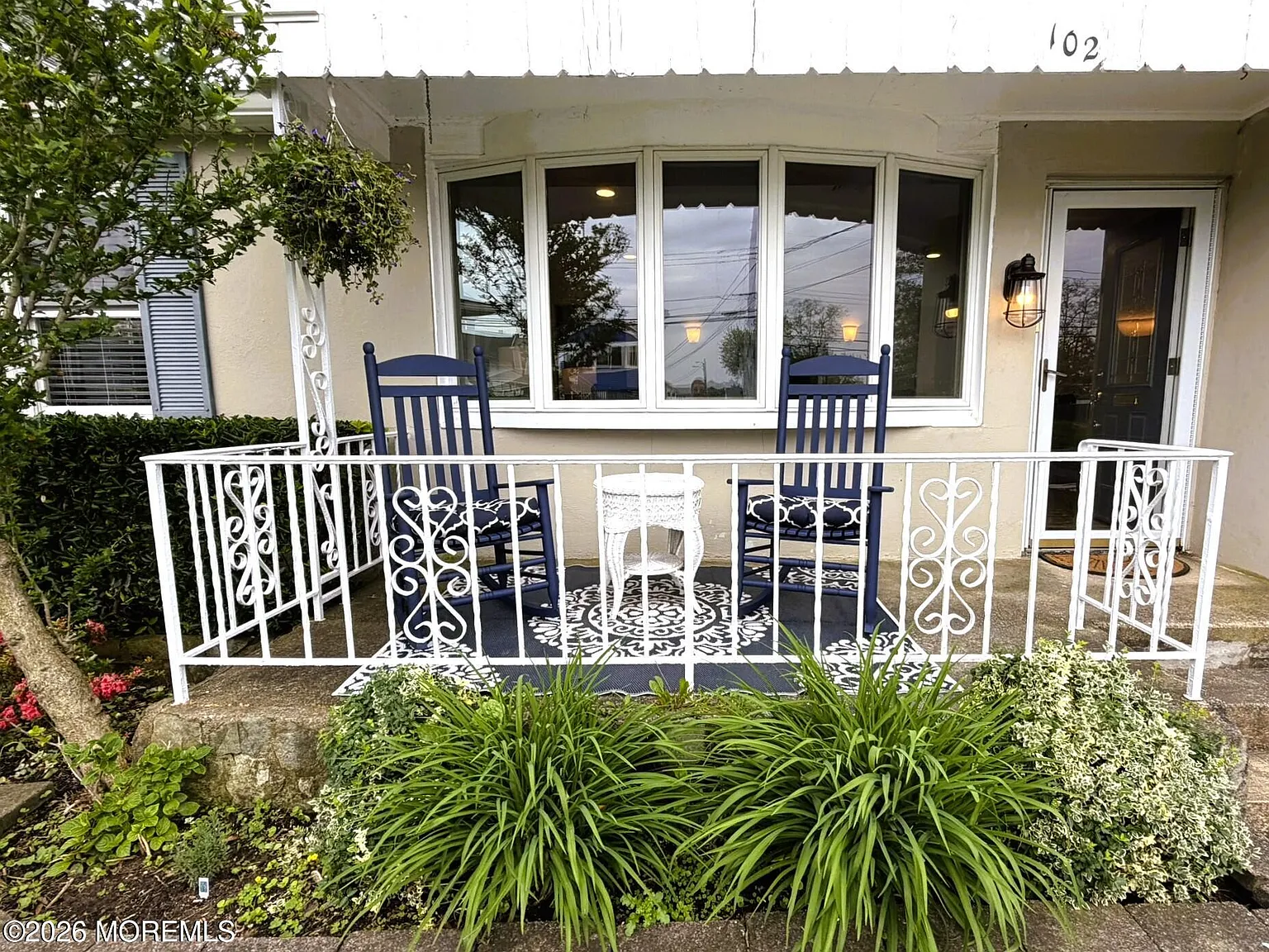 3 bed, 1328 sqft, $11,000 — Photo 2