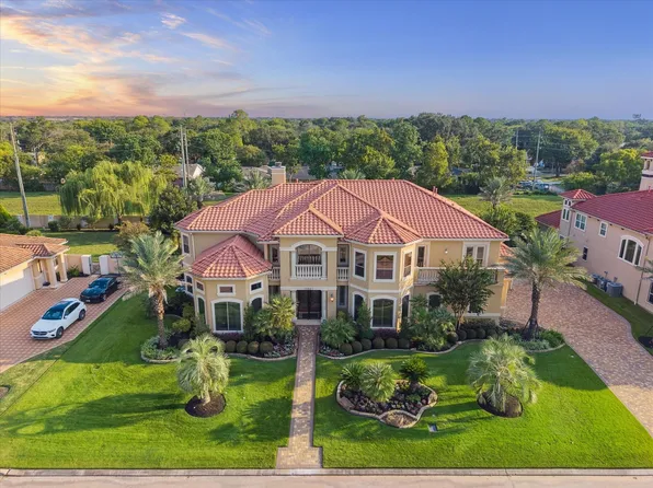 13907 Slate Creek Ln, Houston, TX 77077