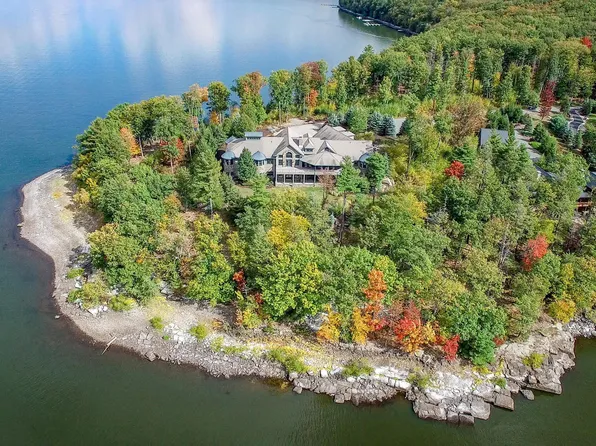 130 Calico Ct, Paupack, PA 18451