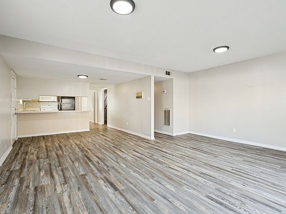 5th image of 4002 Georgetown Dr