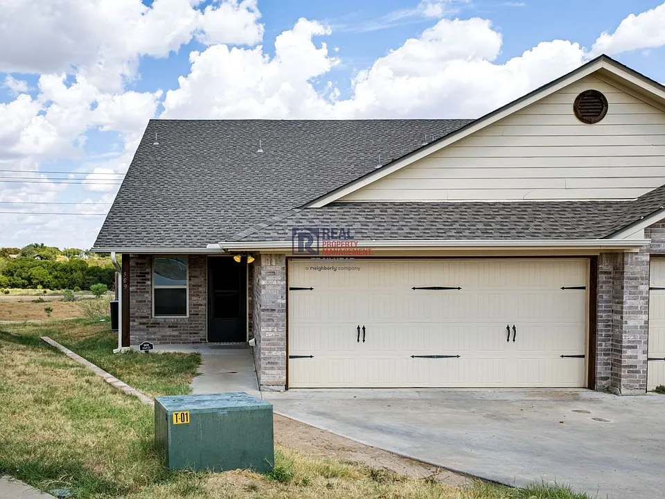 908 Dart Court