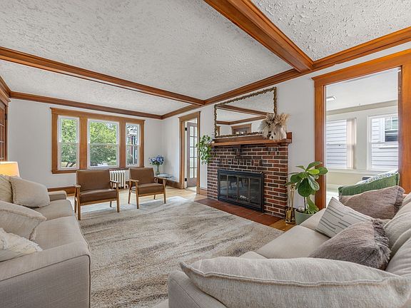 4th image of 25 Lovell Rd