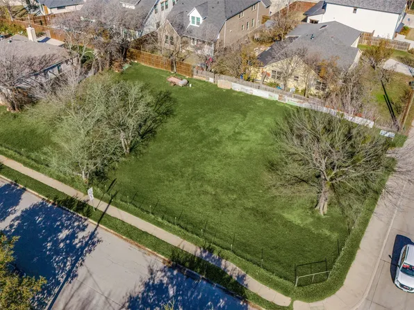 309 N Main St, Grapevine, TX 76051