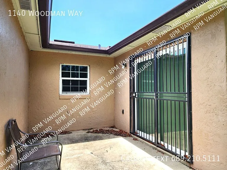 1140 Woodman Way — Photo 13