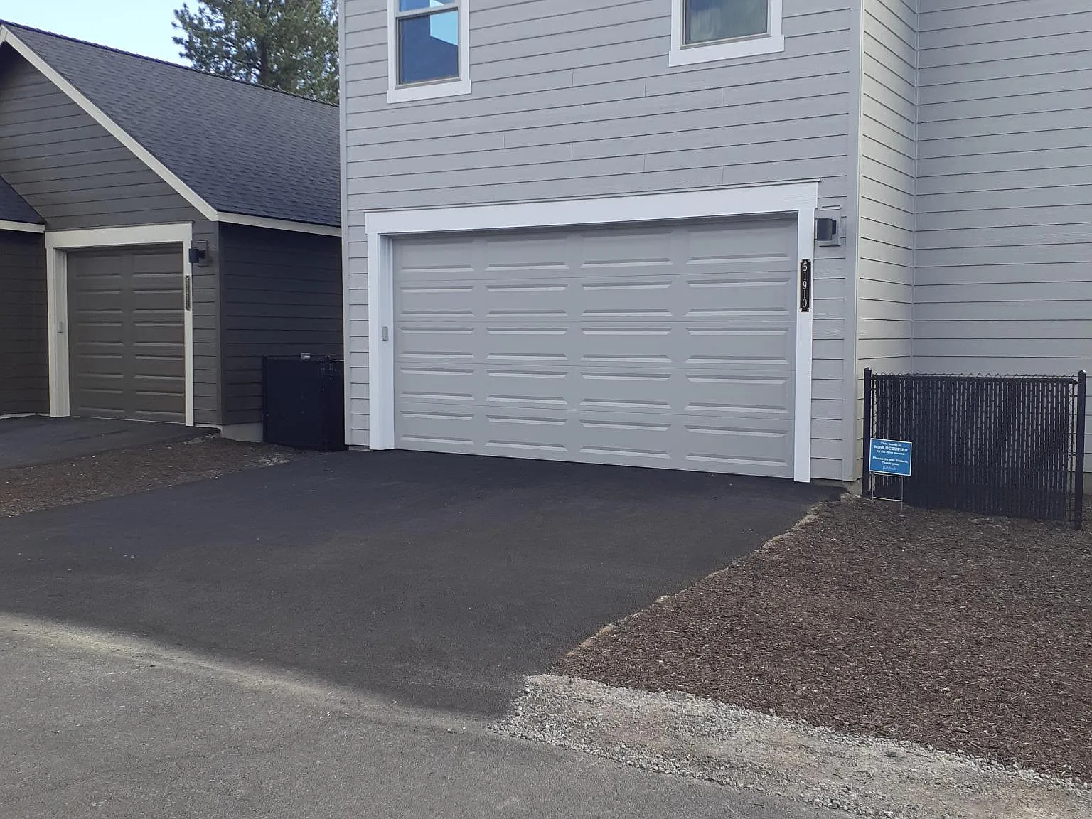 3 bed, 2.5 bath, 2010 sqft, $2,500 — Photo 2