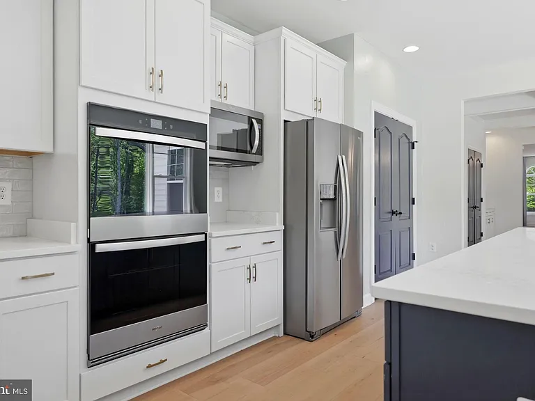 301 Kingdom Dr — Photo 39