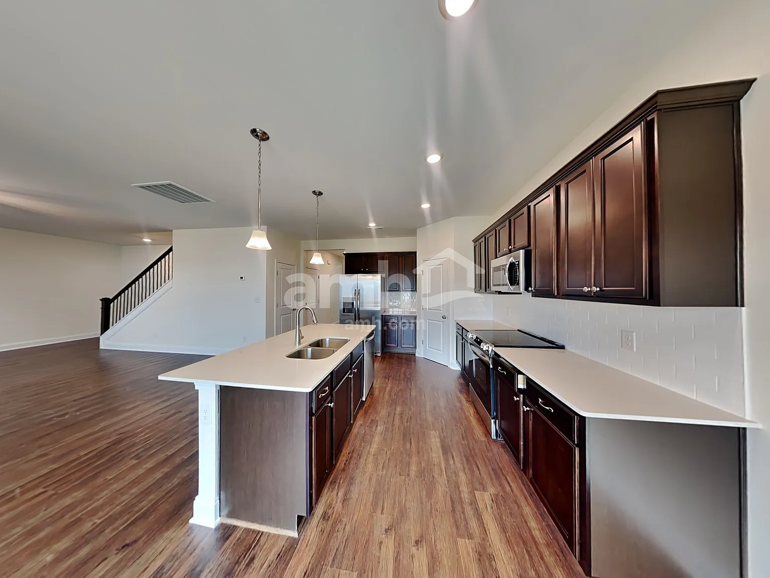 4 bed, 2.5 bath, 2297 sqft, $2,820 — Photo 3