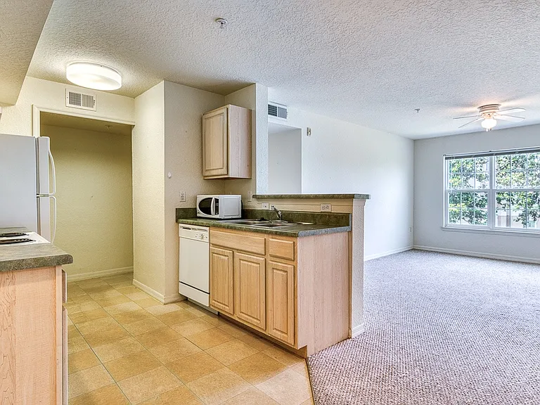 Siena Gardens Apartments — Photo 15