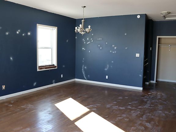 4th image of 5013 52nd St #2