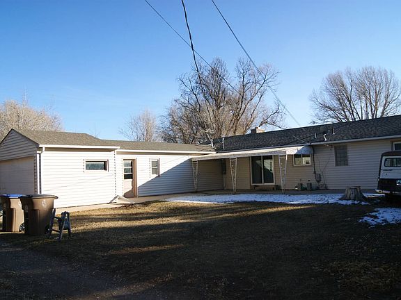 3rd image of 1315 Sanders Dr