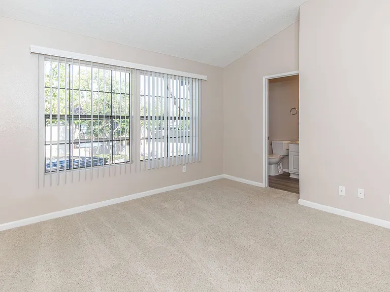 Oak Tree Court Apartment Homes — Photo 62