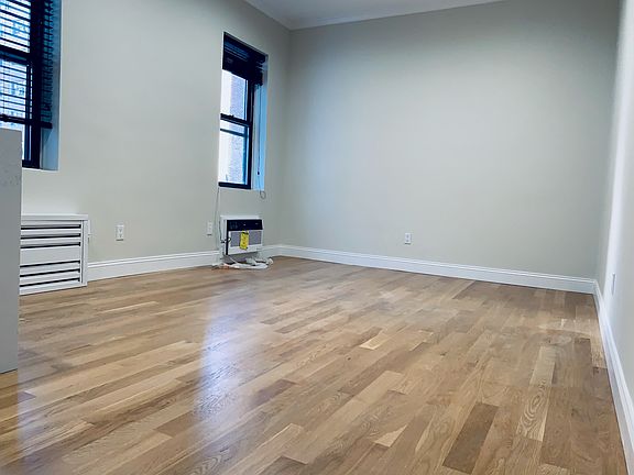 5th image of 152 E 35th St APT 5E
