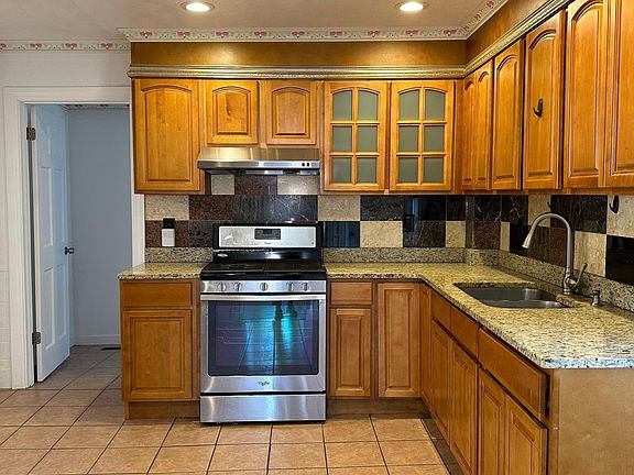 3rd image of 139 Thomas Burgin Pkwy #139