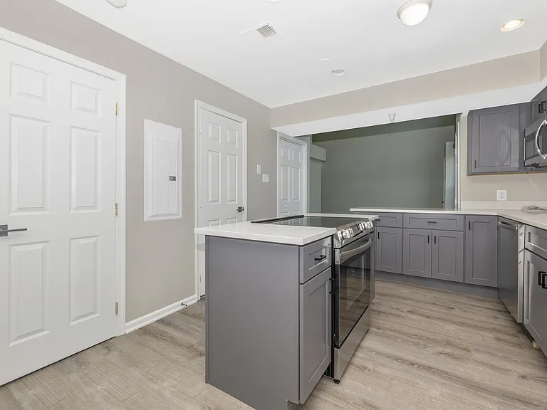 205 N Market St — Photo 21
