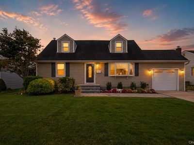 7 Greenbriar Lane, Hicksville, NY, 11801