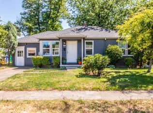 9034 SE Hawthorne Blvd, Portland, OR
