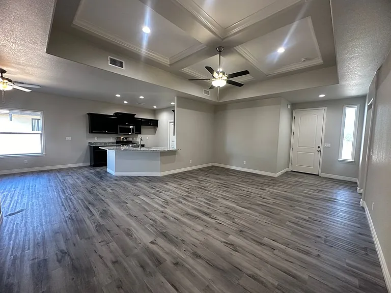 2743 Chambers Ave — Photo 57