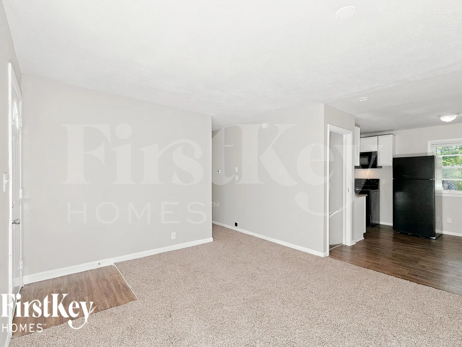 3 bed, 1.0 bath, 992 sqft, $1,150 — Photo 4
