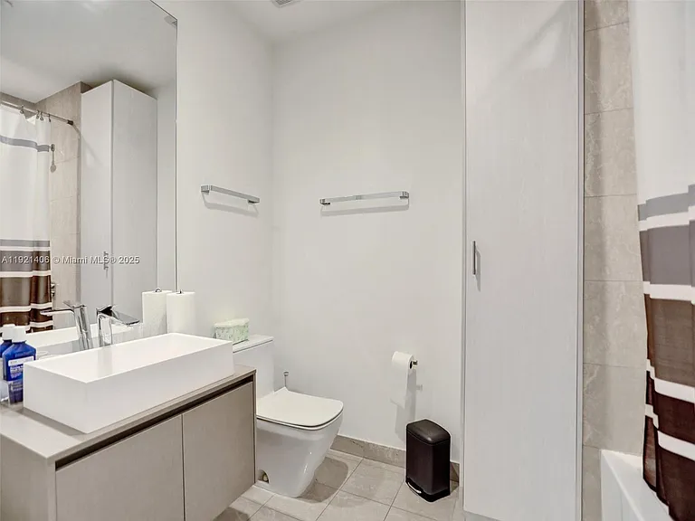 1000 Brickell Plz #Penthouse 5103 — Photo 24