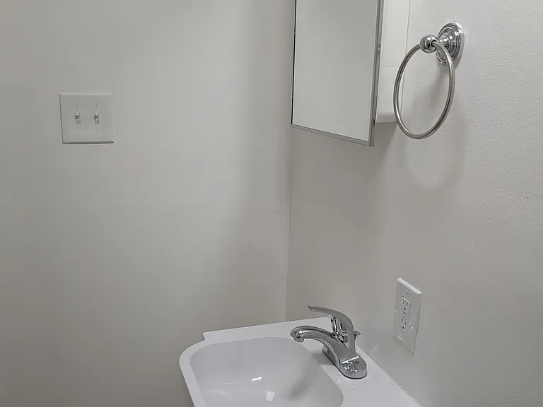 19422 Archwood St — Photo 50