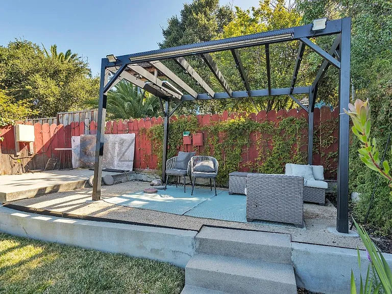 9834 Lawlor St — Photo 23
