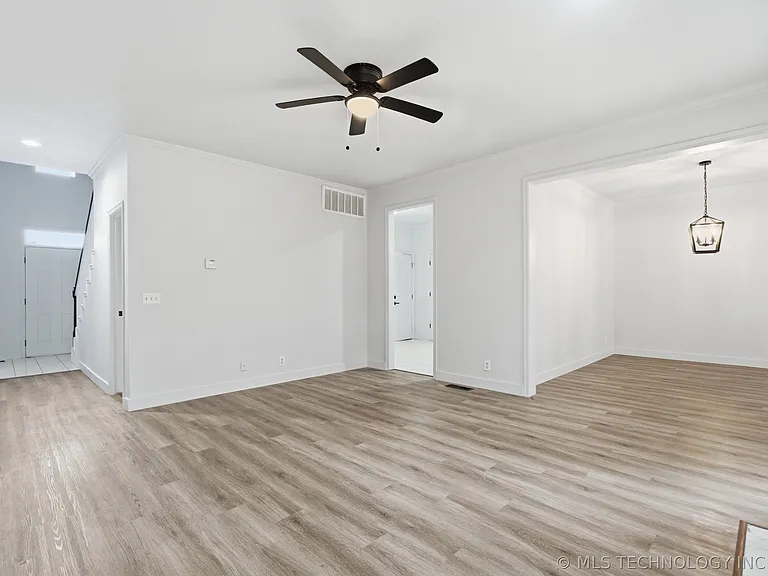 3027 E 89th Pl S — Photo 8