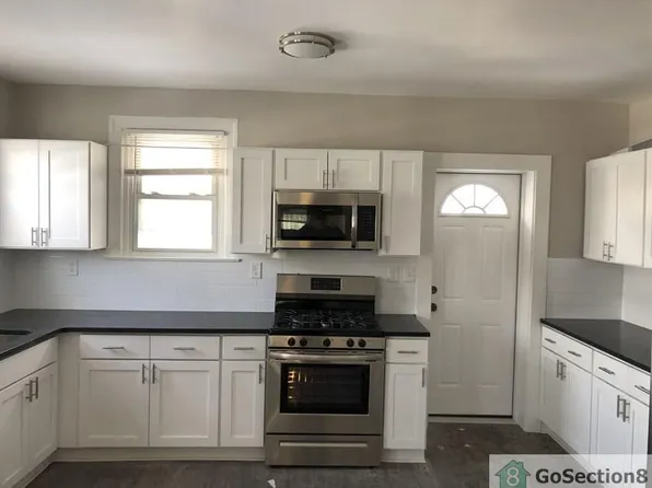 2601 Bialy St, Philadelphia, PA 19153