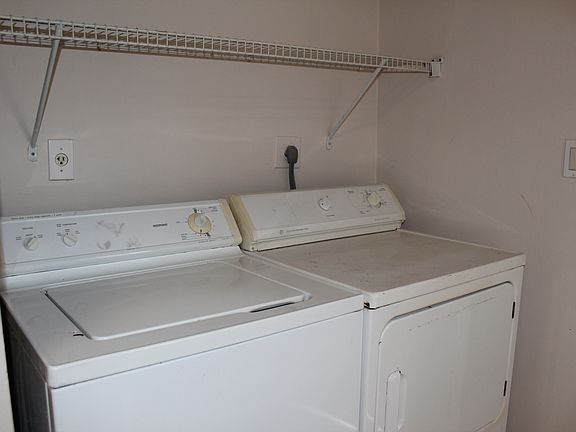 laundry in unit