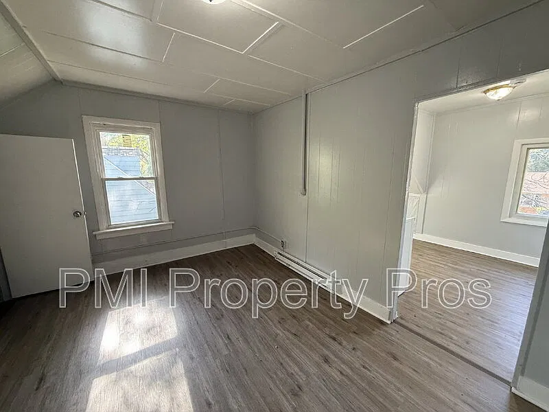 1 bed, 1.0 bath, $850 — Photo 3