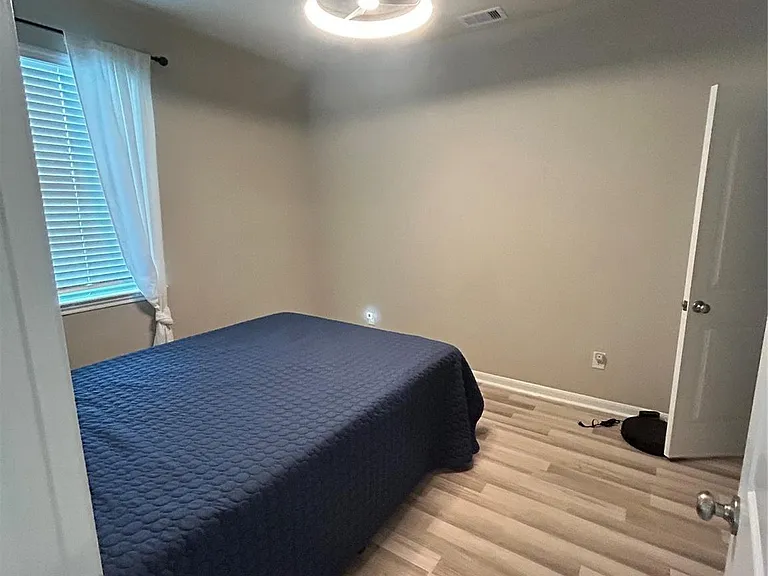 2555 Terrace Point Dr — Photo 10
