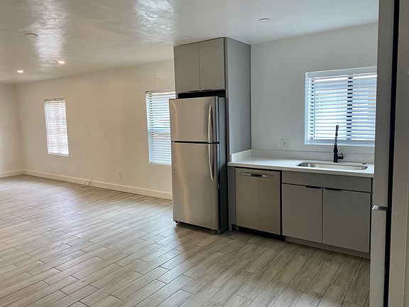 2nd image of 1017 S Roosevelt St #1017