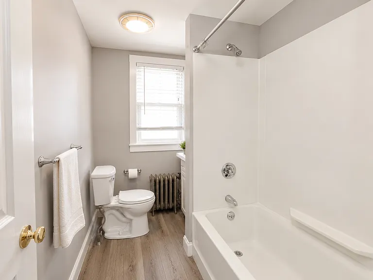 24 Webster St — Photo 32