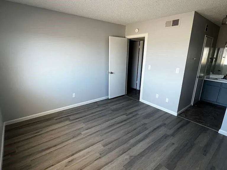 5662 E Lake Mead Blvd #A — Photo 11