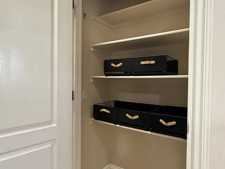400 Sterling Dr — Photo 13