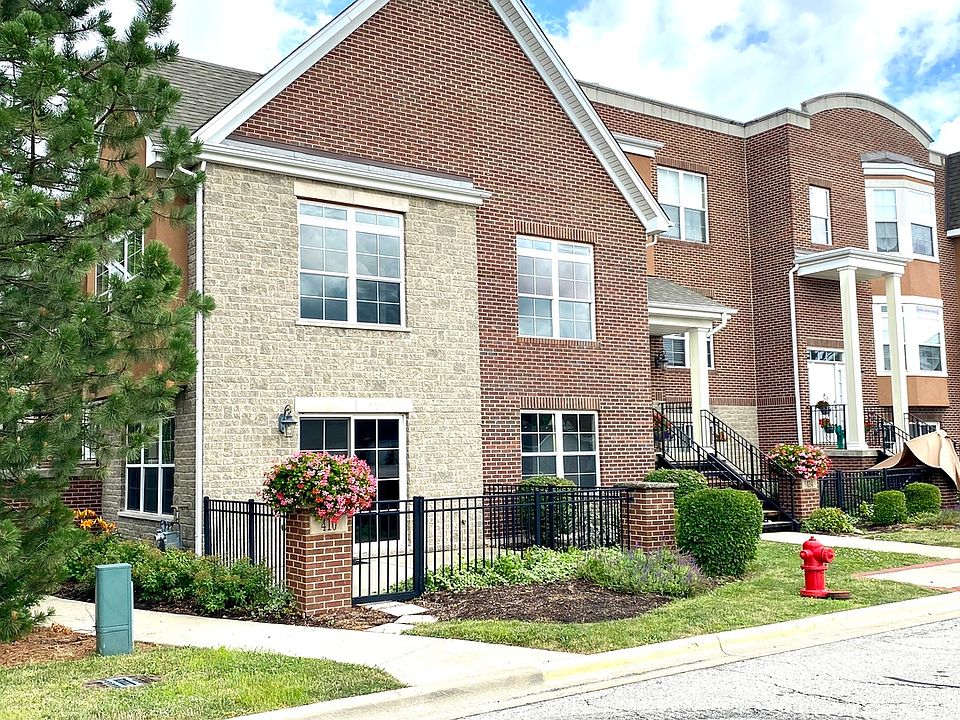1st image of 410 E 160th Pl
