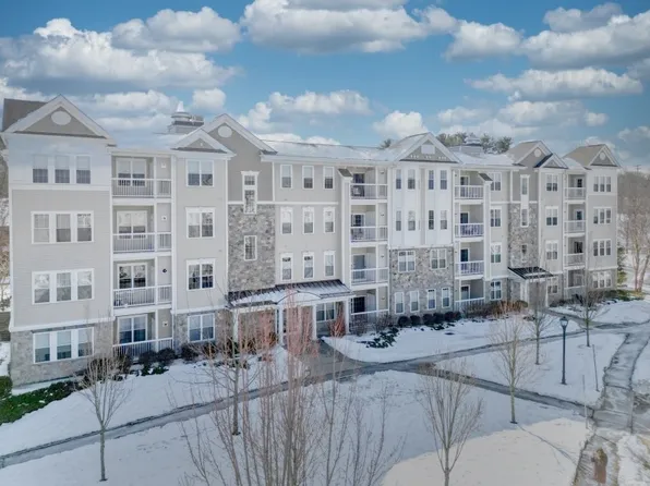 424 John Mahar Hwy Unit 403, Braintree, MA 02184