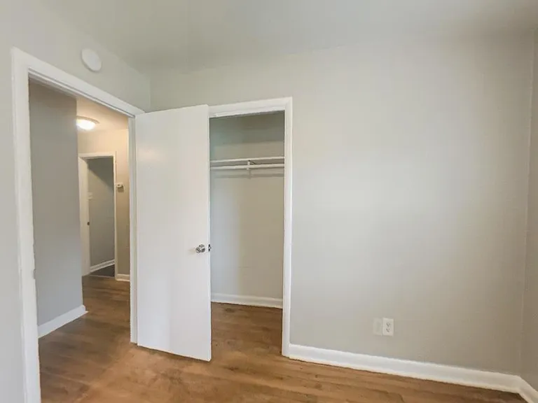 1811 Woodmere Dr — Photo 9